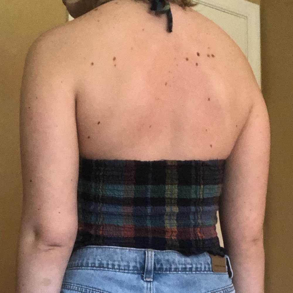 Plaid cropped halter top - Picture 2 of 4